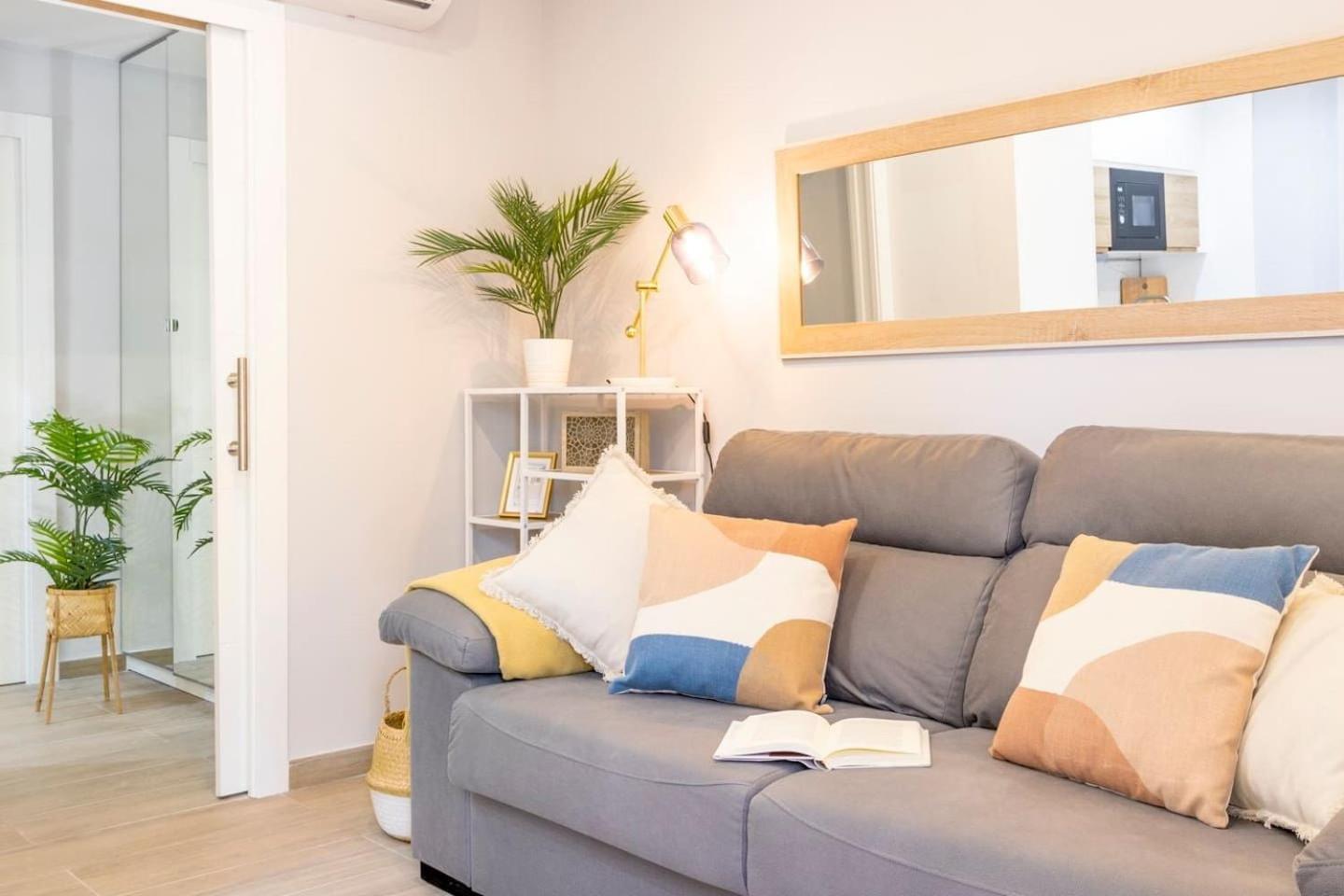 Precioso Apartamento Con Jardin A 500m De La Play
